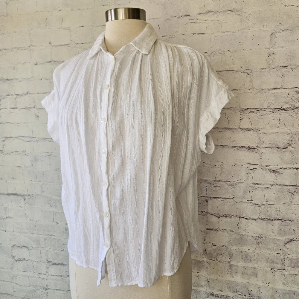 Carly Jean Los Angeles White Short Sleeve Button Down Shirt with Collar Medium - Picture 1 of 9